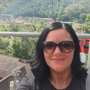 Meet your Posher, Anita